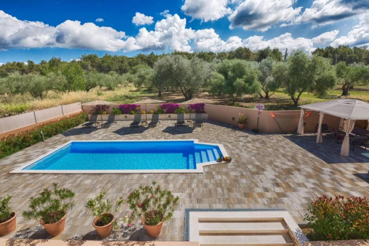 Holiday Home With Pool - Villa Marijana Kožino