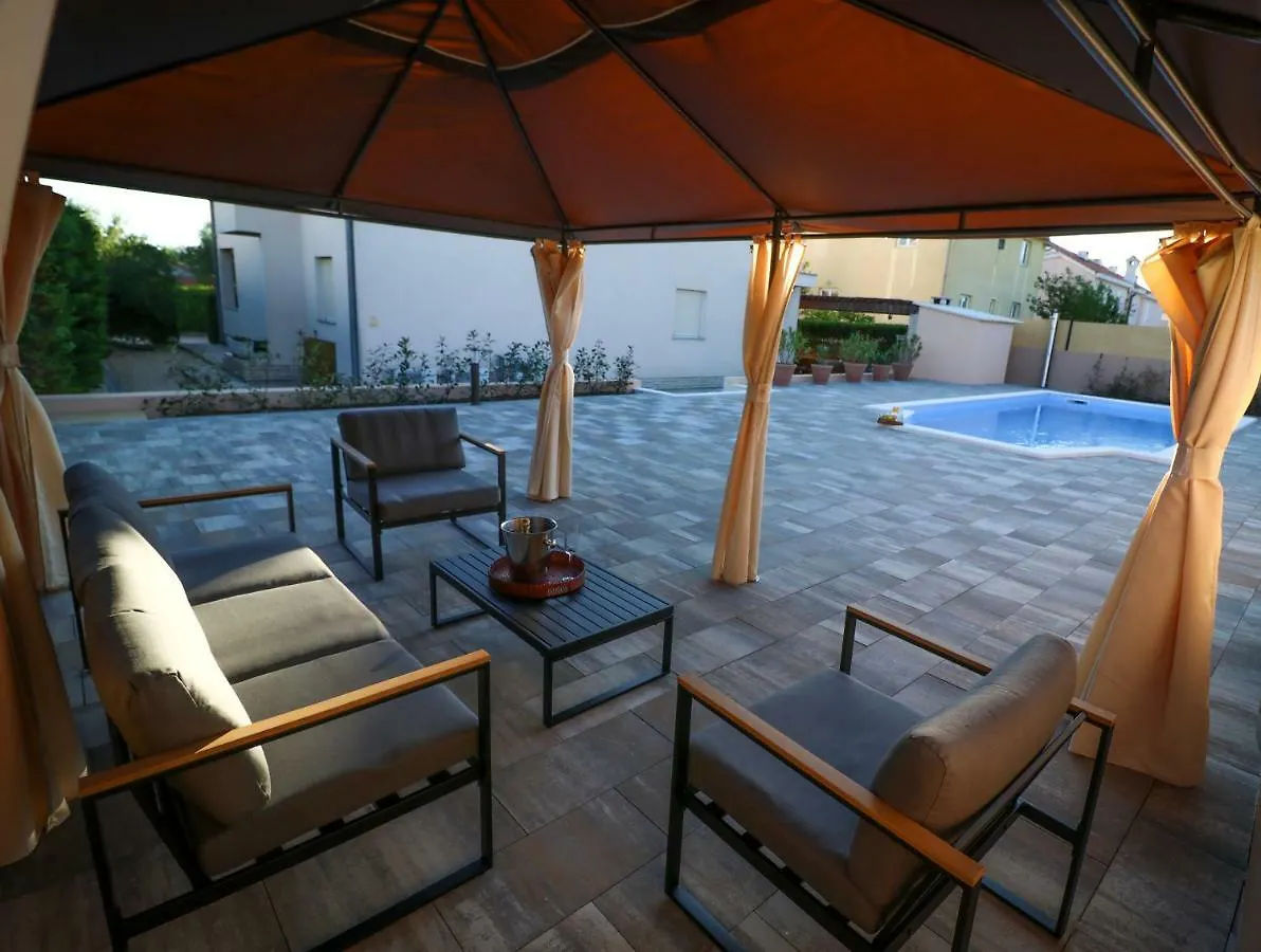 Holiday Home With Pool - Villa Marijana Kožino 0*,