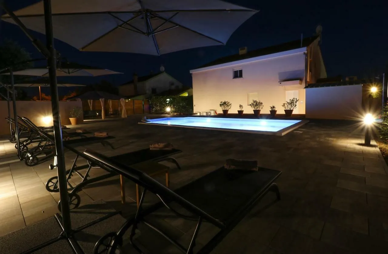 Holiday Home With Pool - Villa Marijana Kožino