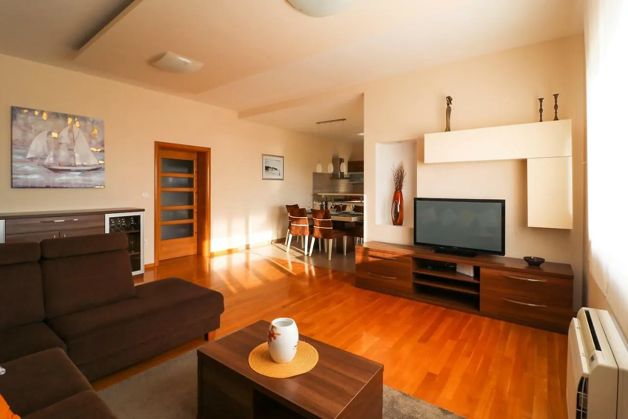 Holiday Home With Pool - Villa Marijana Kožino